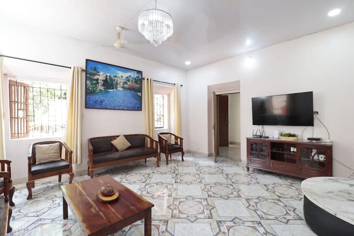 Living room image 3
