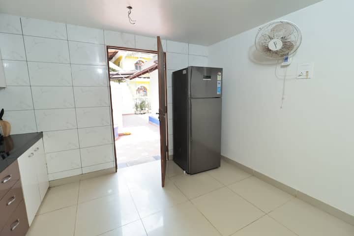 Full kitchen image 4