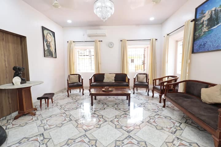 Living room image 5