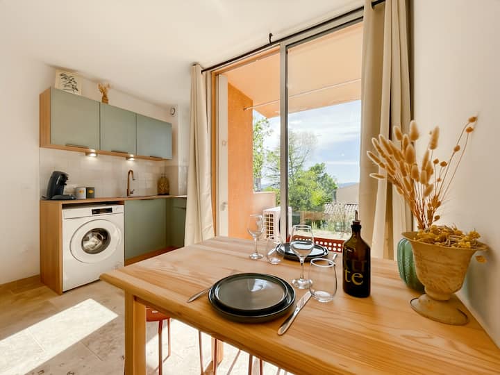 Studio Renové Terrasse, Parking, Climatisé - Gréoux-les-Bains