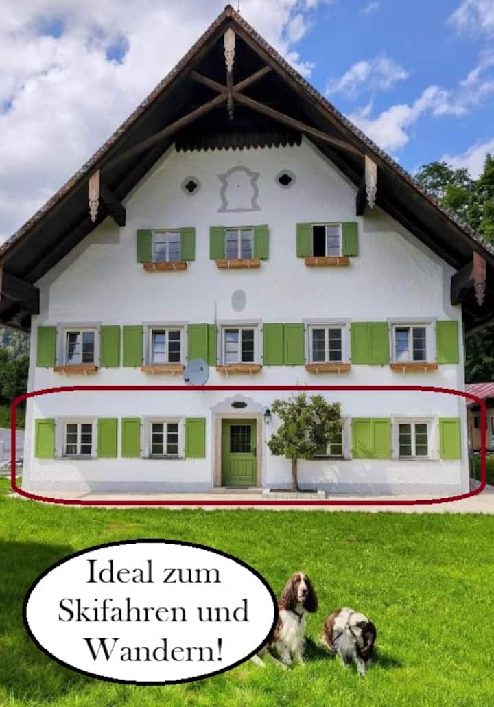 Kurfürstliches Jägerhaus - By "Schloss Gessenberg" - Grassau