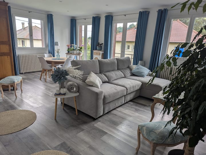 ÉLégante Maison Avec Terrasse Et Jardin - Lons-le-Saunier