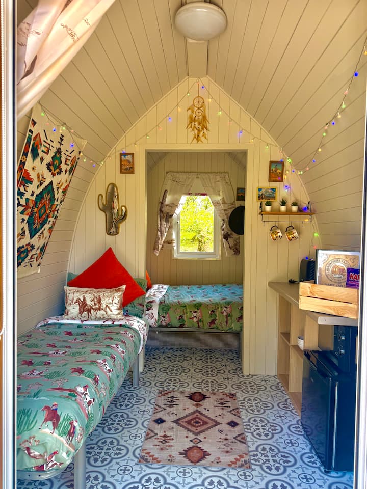 Pembrokeshire Ranch Cabin - United Kingdom