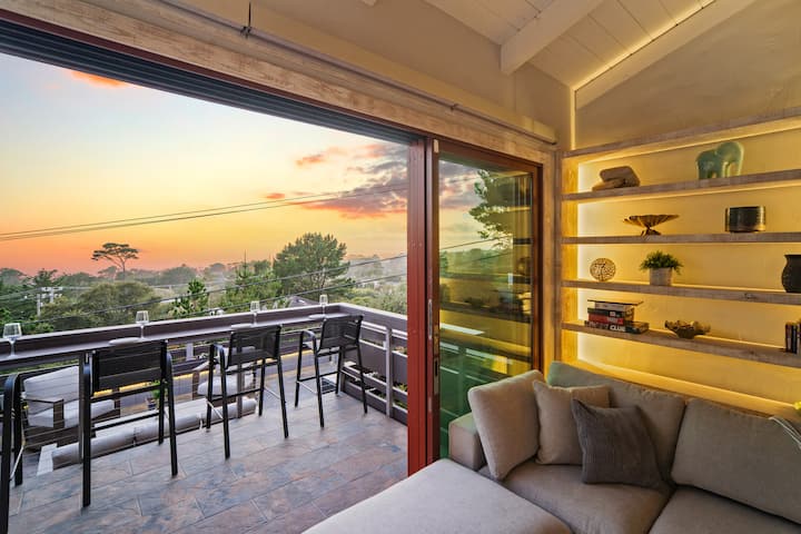 Carmel Oceanview Luxe | Beautiful Front Deck - 카멀바이더시