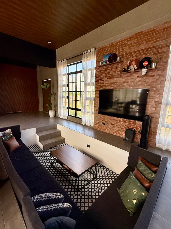 Fima Farm Villa | Modern Industrial Villa - Guimba