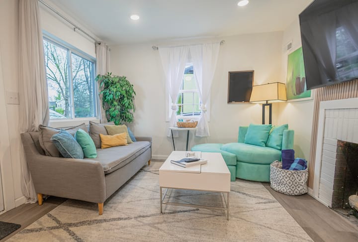 Backyard Oasis! Patio Tv, Fire Pit, Pets, Ev Ready - 哥倫布