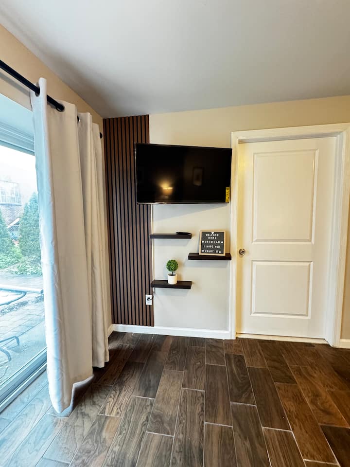 Studio Ivory | Metlife & Manhattan Near - Secaucus, NJ