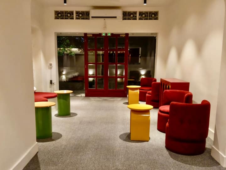 Centrally Located Villa With Garden - Jaipur