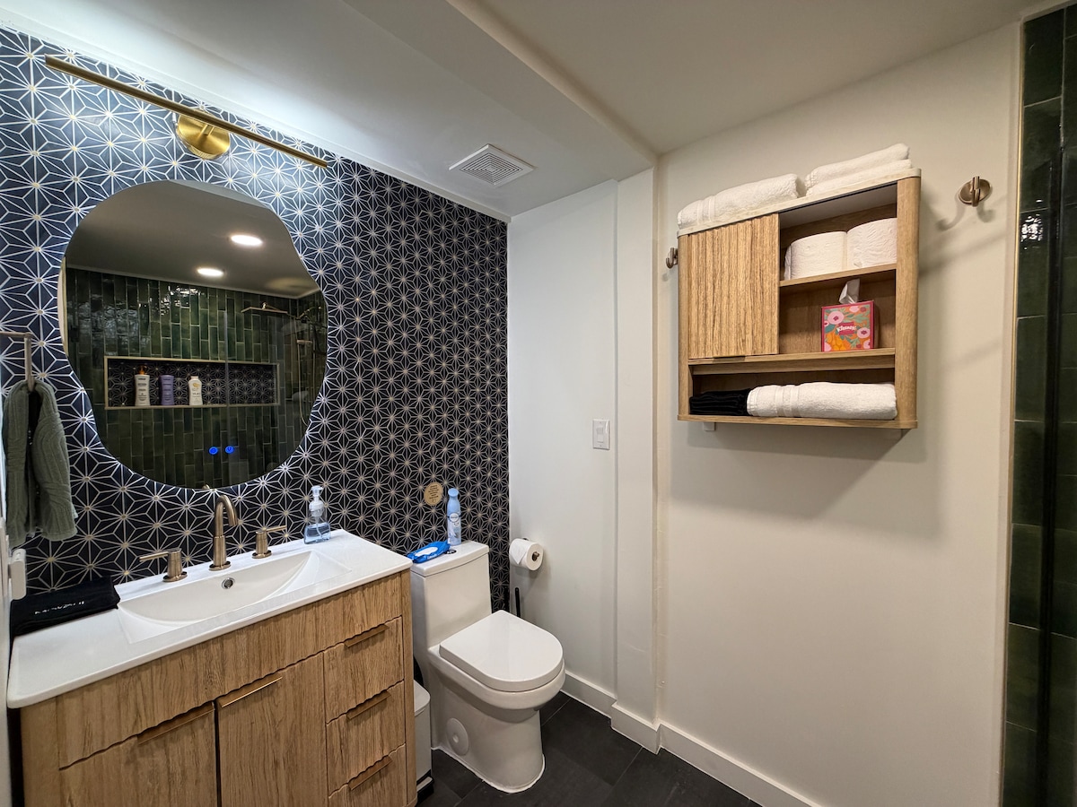 Modern Austin Retreat | Hot Tub + Outdoor Shower