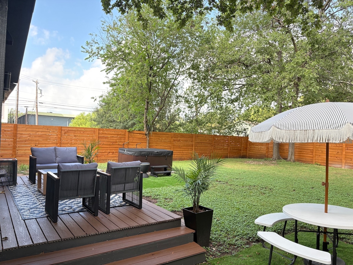 Modern Austin Retreat | Hot Tub + Outdoor Shower