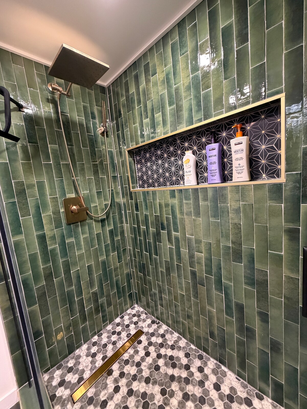 Modern Austin Retreat | Hot Tub + Outdoor Shower