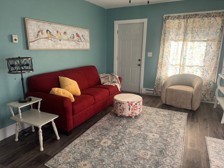 Lake Avenue Retreat - Walk To Beach, Bars & Dining - Detroit Lakes, MN