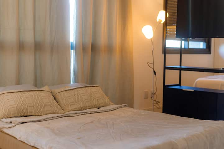 Studio Com Sacada E Churrasqueira | Terraço, Vaga - Porto Alegre