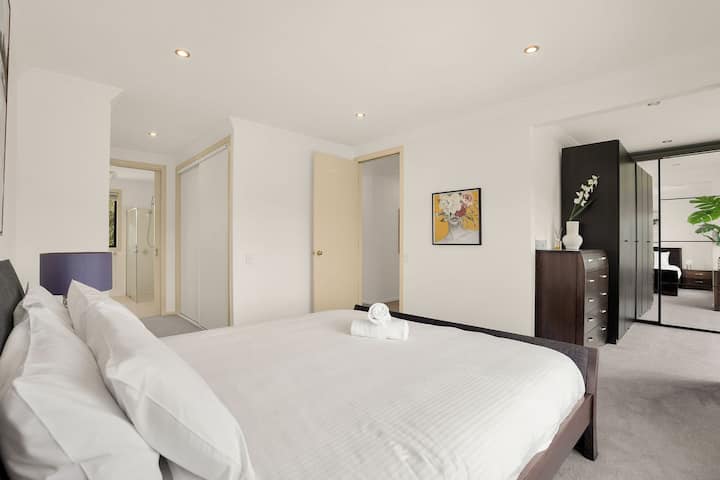 Dormitorio 1 con baño privado