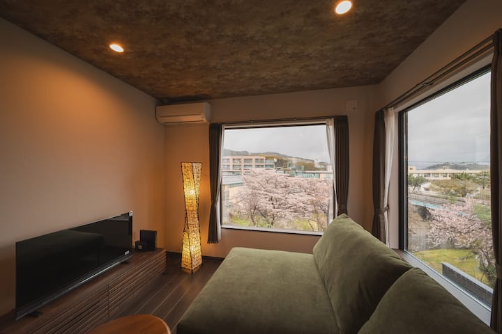 A Newly Built House With A Hot Spring - 시로사키마치