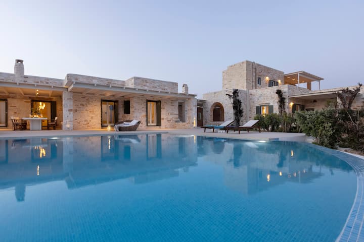 Caelia - Paros