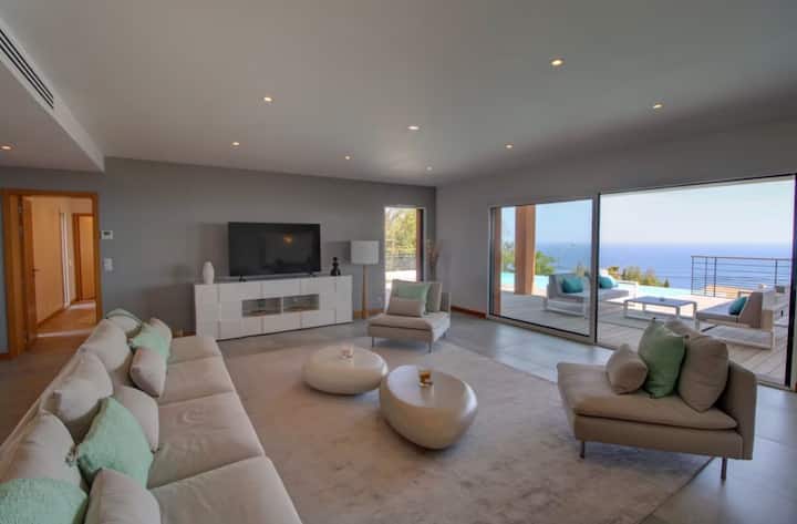 Villa Moderne – Vue Exceptionnelle - Roquebrune-sur-Argens