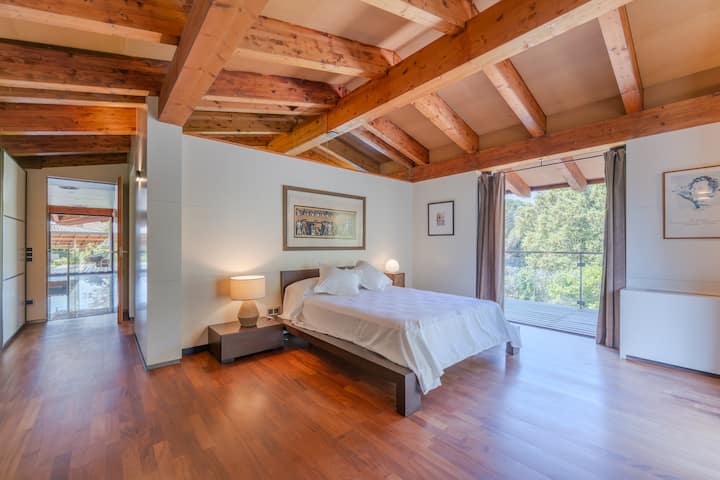 Flateli. Palau 2 - Gerona, España