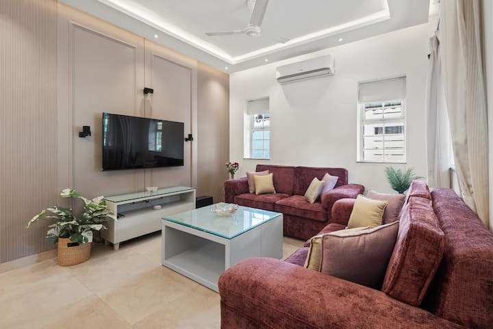 Living room image 2