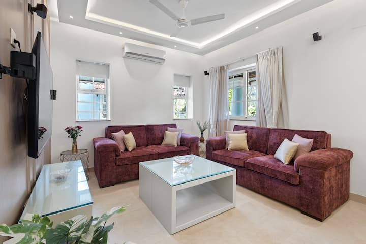 Living room image 3