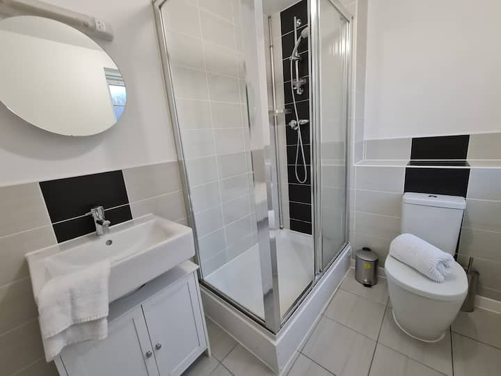 Pansy Suite | Spacious Contractor | Long Stay - Corby