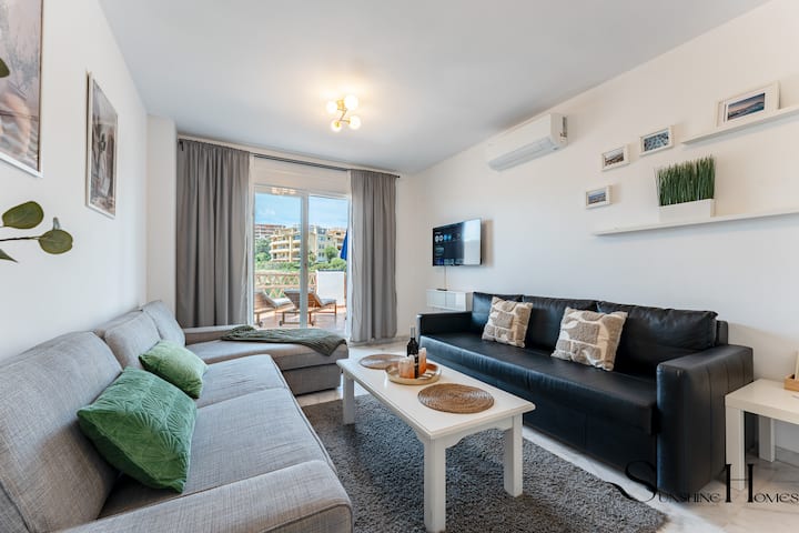 Riviera Paradise | Terrace, Pools & Views, Parking - La Cala de Mijas