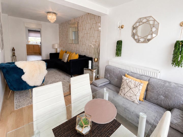 The Spacious Canterbury Retreat | Hot Tub - Herne Bay