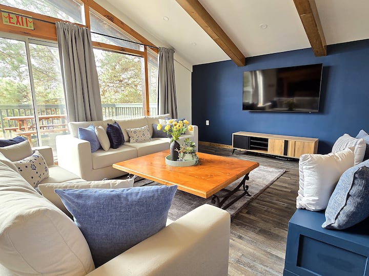 Large Comfortable Chalet With Hot Tub/2 King Beds - The Blue Mountains