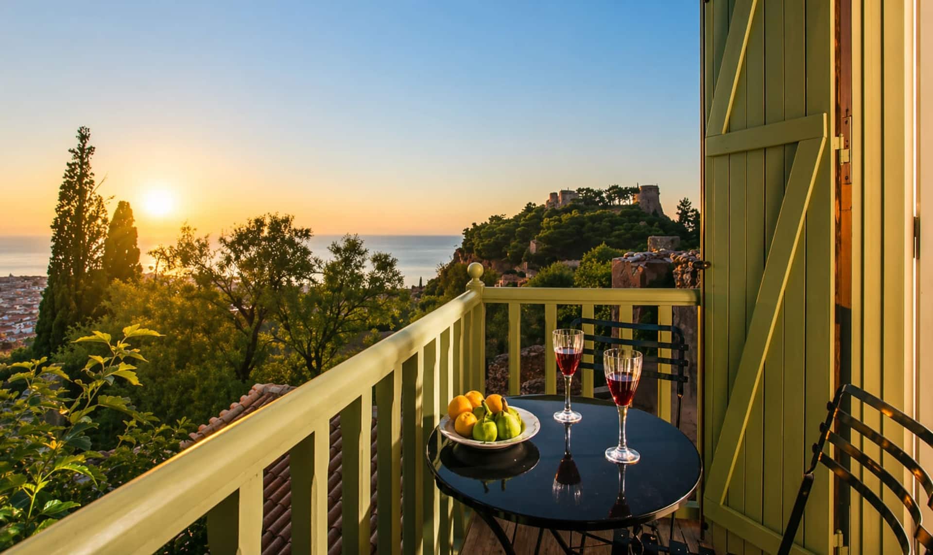 Kyparissia Old Town Lodge with amazing sea view