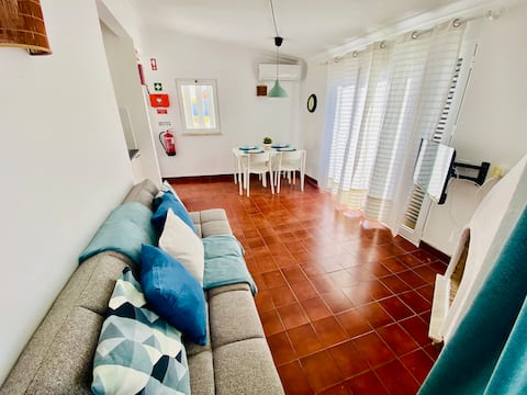 Popular Airbnb listing: Casa do Cedro 2, apartment with sea view, Carvoeiro in União Das Freguesias De Lagoa E Carvoeiro