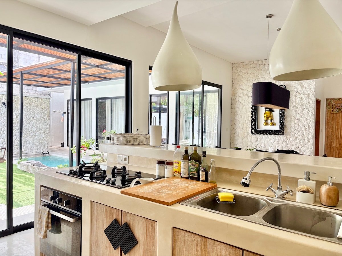Villa in Kuta Utara · ★5.0 · 2 bedrooms · 2 beds · 2 private baths, comparable Airbnb