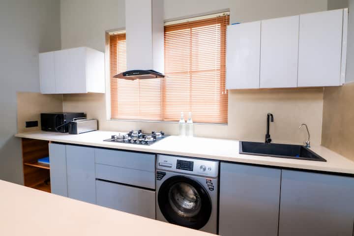 Full kitchen image 1