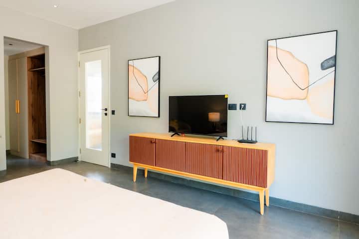 Bedroom 1 image 2
