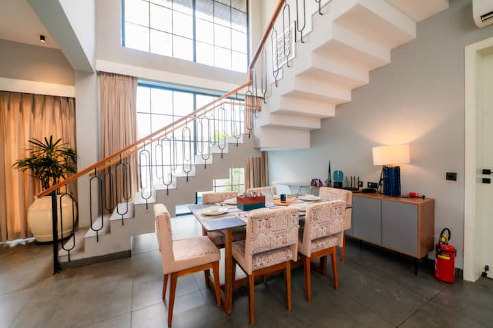 Dining area image 1