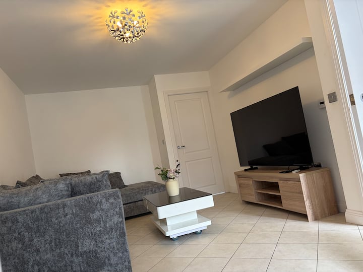 Modern Bolton Retreat|free Parking|quiet Location - Bolton