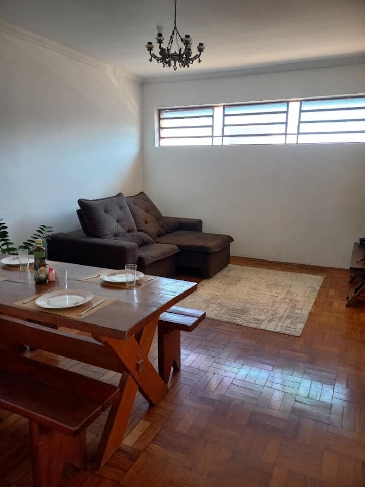 Casa Confortável Com Garagem A 2 Min Do Centro. - Águas de Lindoia