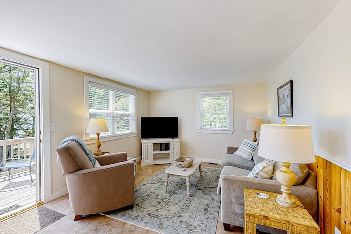 1br Oceanfront With Deck - Walk To Town - Boothbay Harbor, ME