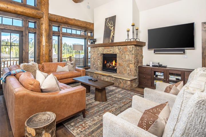 Spacious Settlement Cabin | Ski Access + Hot Tub - Big Sky, MT