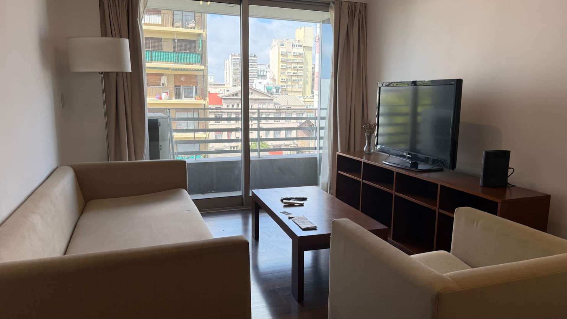 Departamento amoblado de 2 ambientes con cochera en San Telmo