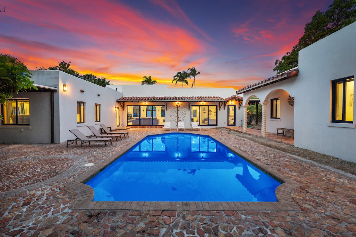 Villa Marbella courtyard