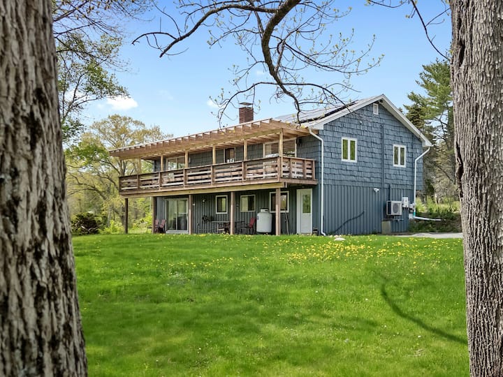 Evelyn's River Front Retreat-4br Riverside Retreat - Rockland, ME