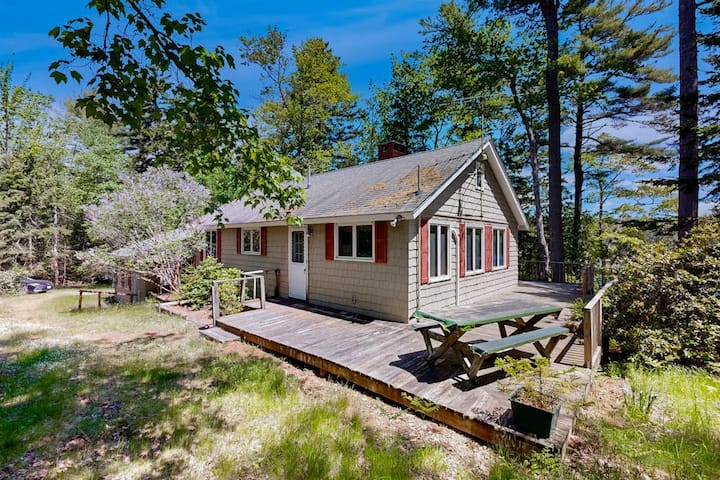 3br Charming Lakefront Retreat With Canoes, Kayak - Bar Harbor, ME