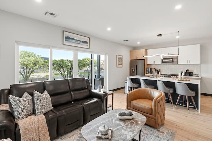 3 Br 2.5b | Pool | Gym | Rooftop| 2 Car Parking - Seaside Park, NJ