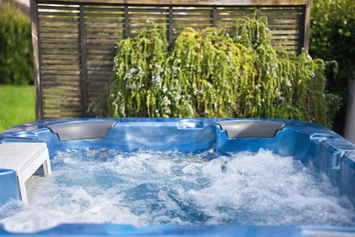 Half Moon Bay | Sunny Family Spa Retreat | Marina - Auckland