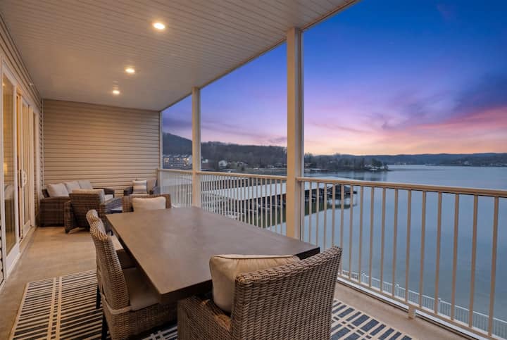New Lakefront Condo W/ Balcony, Pwc Slip + 2 Pools - Camdenton, MO