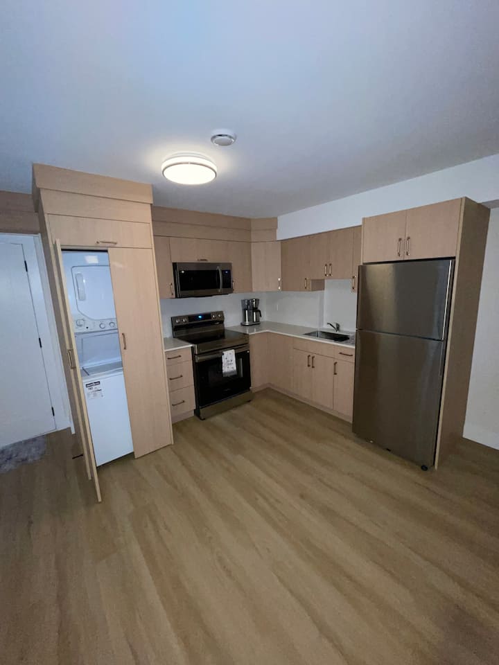 Brand New Guest Suite In Delta! - 素裡