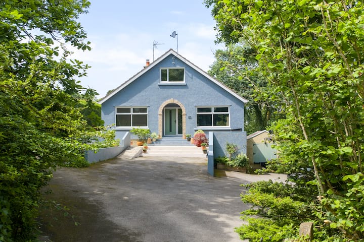 Fern Hill - Close To Village And Beach - Pembrokeshire