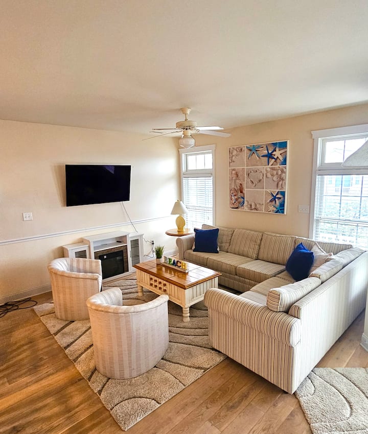 Gg’s Legacy - Bright Top Floor Condo - Sleeps 11 - Wildwood, NJ