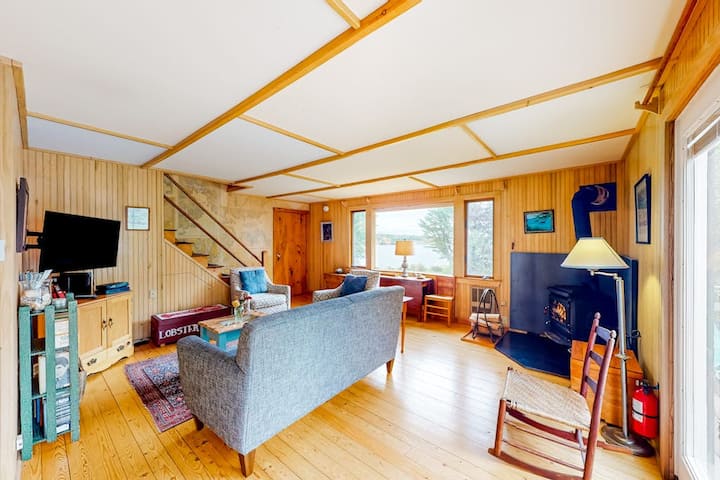 7br Dog-friendly Ocean-view Duplex With Grills - Southwest Harbor, ME