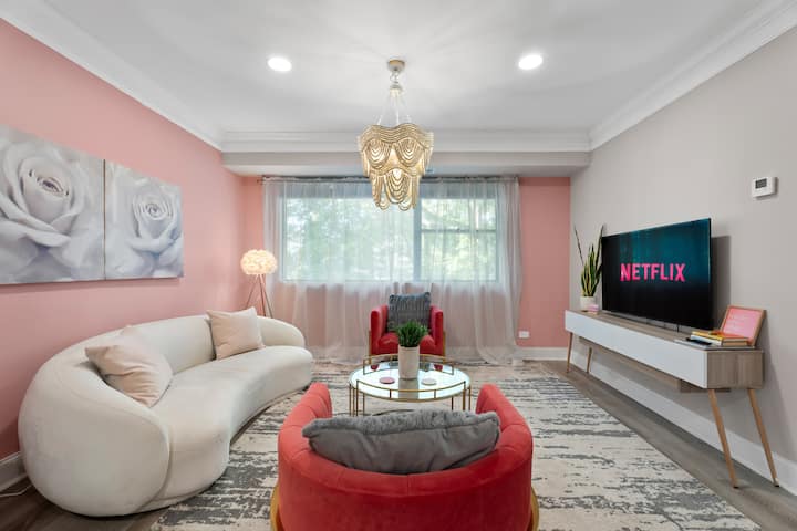 Pink Luxury 2br W/ Parking + Gym Near Lenox Mall - Atlanta, GA